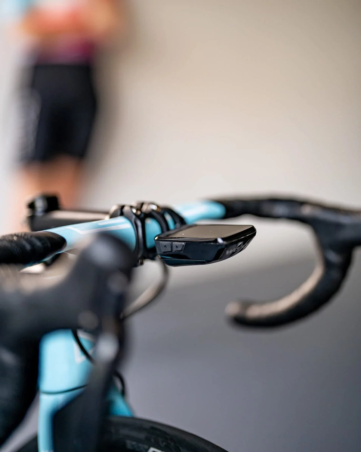 Wahoo ELEMNT Bolt V2 GPS Cycling Bike Computer – On-Device Navigation, Strava Live Segments, IPX7